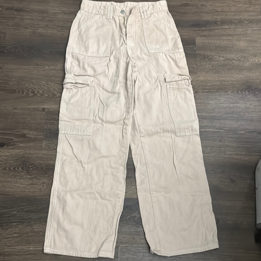 SHEIN woman’s Cream Cargo Pants